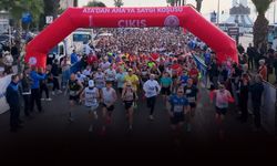 Karşıyaka’da 1500 kişi Ata’dan Ana’ya koştu!