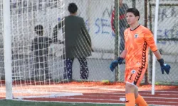 Menemenli kaleci Alp'i Beşiktaş denedi