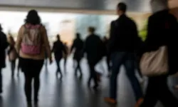 Raporlu hastayken dışarı çıktı: İşten kovuldu!