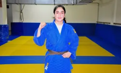 Sakatlığa rağmen pes etmedi, uluslararası turnuvada şampiyon oldu