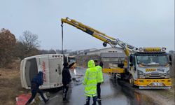 Kontrolden çıkan midibüs devrildi: 5 kişi hastanelik!