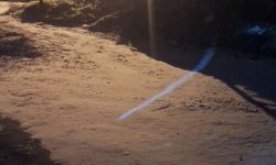 Alaşehir'e mevsimin ilk karı yağdı