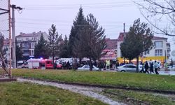 Kütahya’da otomobil refüje çıktı; 2 yaralı 