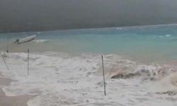 Muğla'da fırtına iskeleleri yıktı