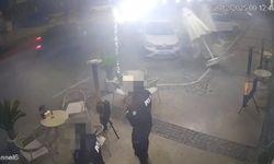 İzmir'de şanssız kaza: Kontrolü kaybetti polis aracına çarptı!