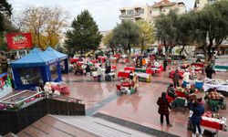 Buca’da yeni yıl pazarına büyük ilgi