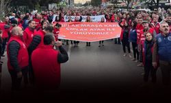 Büyükşehir ‘maaşlar yatacak’ dedi, sendika eylemden vazgeçmedi: Ayakkabısız ve çorapsız protesto!
