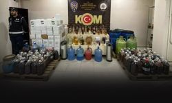 İzmir'de yılbaşı öncesi 'kaçak içki' operasyonu... Tonlarca etil alkol ele geçirildi!