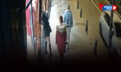 İzmir'de şaşırtan olay: Kafasıyla camı kırdı!