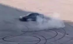 İzmir'de trafik güvenliğini tehlikeye düşüren sürücüye ceza