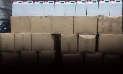 İzmir'de yılbaşı öncesi büyük vurgun: 860 litre etil alkol ele geçirildi