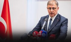 Başkan Tugay’dan kredi çıkışı: Yardımcı olmayacaksanız engel olmayın!