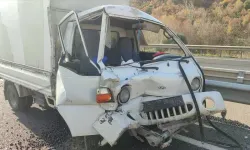 Manisa'da TIR ile kamyonet çarpıştı: 1 kişi hastanelik!