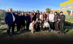 Bornova'da doğayla iç içe bir gün: Öğrenciler Kent Bostanında