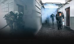 Büyükşehir İtfaiyesi'nden polis okulunda gerçeği aratmayan yangın tatbikatı