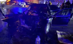 2 otomobil ve TIR çarpıştı: Feci kazada 1 ölü, 7 yaralı