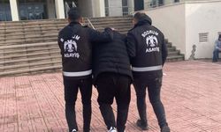 4 ayrı suçtan 24 yılla aranıyordu: Otomobilde yakalandı!