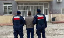 Jandarma aranan 51 şüpheliyi yakaladı