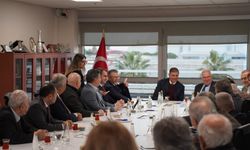 Başkan Tugay ve CHP İl Yönetiminden İAOSB’ye Ziyaret