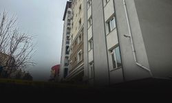 Dengesini kaybetti canından oldu... 8 katlı binanın çatısından düştü!