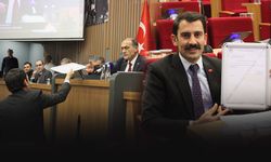 AK Partili Kişili opera binası iznini çerçeveletti... Açılış için davetiye bekliyorum!