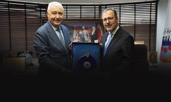 Kasapoğlu'ndan sürpriz Kemalpaşa ziyareti... Gençlik Merkezi için müjdeyi verdi!