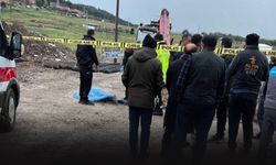 İzmir'de feci ölüm... Geri manevra yapan iş makinesinin altında kaldı!