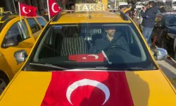 İzmir'de taksicilerden Türk bayraklarıyla konvoy!