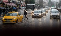 İzmir'in sağanak bilançosu: En çok yağış hangi ilçeye düştü?