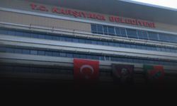 Karşıyaka’da muhtarlar da ikiye bölündü... Ünsal-muhtarlar görüşmesinde ortalık karıştı!