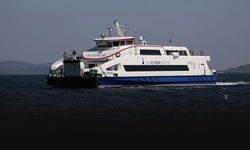 Fırtına deniz ulaşımını vurdu... İzmir'de vapur seferleri iptal!