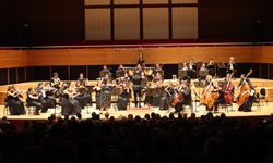 İzmir Oda Orkestrası, dünyaca ünlü keman sanatçısı Küden ile aynı sahnede
