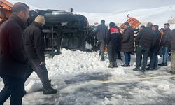 Kar küreme aracı devrildi: 2 kişi yaşamını yitirdi