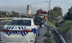 Kontrolden çıkan kamyon şarampole devrildi: Sürücü yaralı!