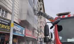 Kütahya'da mağazada çıkan yangına müdahale edildi