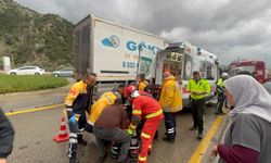 Otomobil istinat duvarına çarptı: 1 ölü, 3 yaralı!