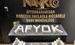 Polisten 'zehir' otomobiline baskın: Binlerce hap ele geçirildi!