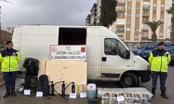 Sürücüsünün 'dur' ihtarına uymadığı minibüste 27 kaçak göçmen yakalandı