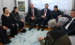 Özgür Özel Atlas Çağlayan’ın ailesini ziyaret etti