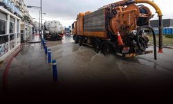 Büyükşehir'den 'deniz taşması' açıklaması: Altyapı yetersiz değil!