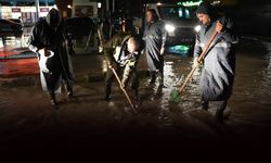 Çeşme'de sağanak yağış etkili oldu: Belediyeye 35 ihbar!