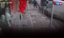 Freni boşalan minibüs, önce yayalara sonra mağazaya çarptı: 2 kişi hastanelik!