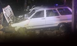 İzmir'de bahçe duvarına otomobil çarptı: 1 kişi öldü!