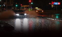 Meteoroloji uyarmıştı: İzmir'i sağanak vurdu!