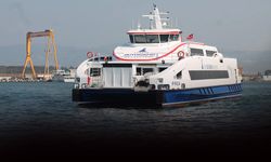 İzmir'de vapur seferlerine 'fırtına' engeli!