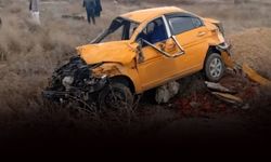 Kontrolden çıkan taksi şarampole yuvarlandı: Şoför kurtarılamadı!