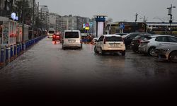 Yağışlar hız kesmiyor: İzmir'de hafta sonu hava nasıl olacak?