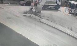 Çöp kamyonetinin altında kalan çocuk hayatını kaybetti!