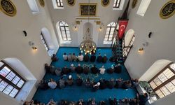 İzmir'de restore edilen 132 yıllık Asmalı Mescit ibadete açıldı