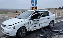 Kütahya'da kavşakta feci kaza: 2 kişi hastanelik!